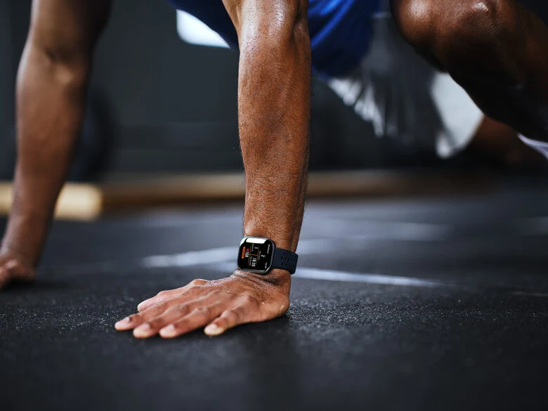 Amazfit Bip 6 Black 5 cm (1.97") AMOLED Digitale 390 x 450 Pixel Touch screen Nero GPS (satellitare)