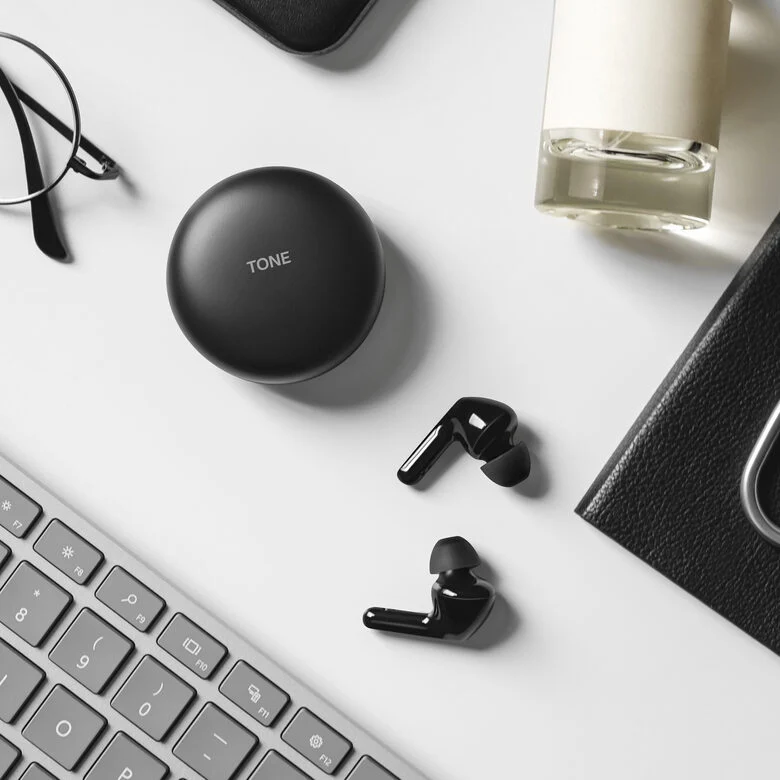 LG TONE Free FN6 Black Cuffie Bluetooth True Wireless con custodia UVnano