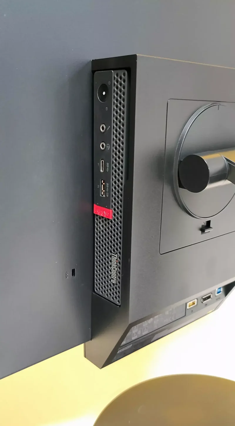 All In One Lenovo ThinkCentre TIO24 Gen3 24″ Full HD M920Q | Intel Core 8°Gen | Monitor 24″ Lenovo 11GCPAT1EU FullHD WebCam WiFi Windows 11 Pro Office 2021