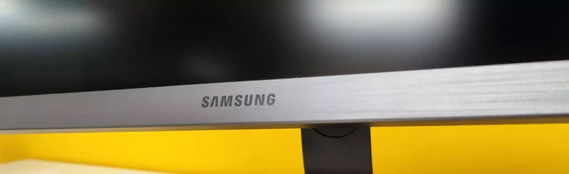 Samsung S32D850T Monitor MVA 32" WQHD 2K 2560x1440 60Hz Pixel Tempo di risposta 5ms Luminosità 300cd/m2 Display Port HDMI DVI Hub USB