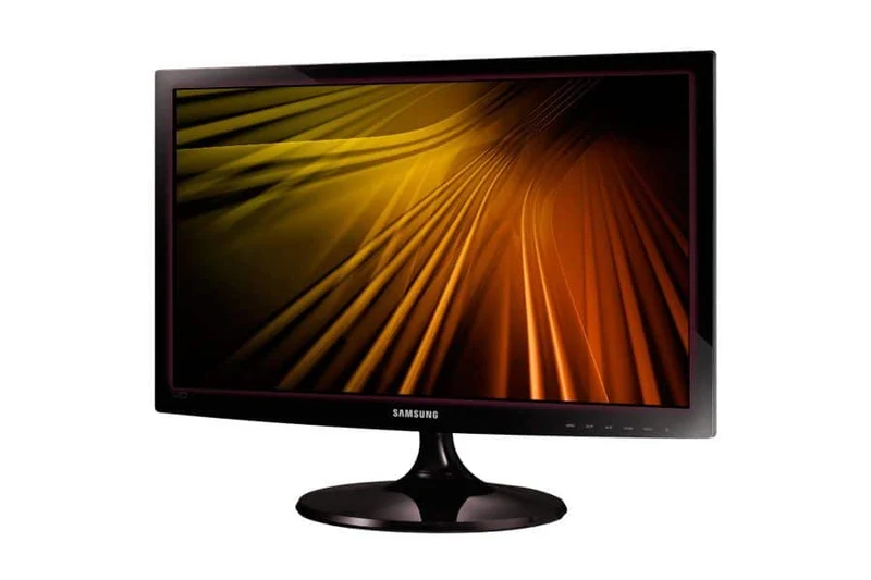 Samsung S19D300NY Monitor LED 19" 1366x768 Pixel VGA Contrasto 600:1 Tempo di risposta 5ms Luminosità 200 cd/m²