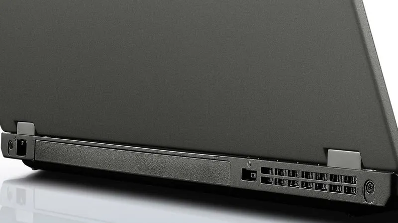 Lenovo Thinkpad T540P Notebook 15.5" FullHD | Intel Core i7-4710MQ 2.5Ghz | Ram 16Gb | SSD 256Gb | Tastiera ITA | Windows 10 Pro
