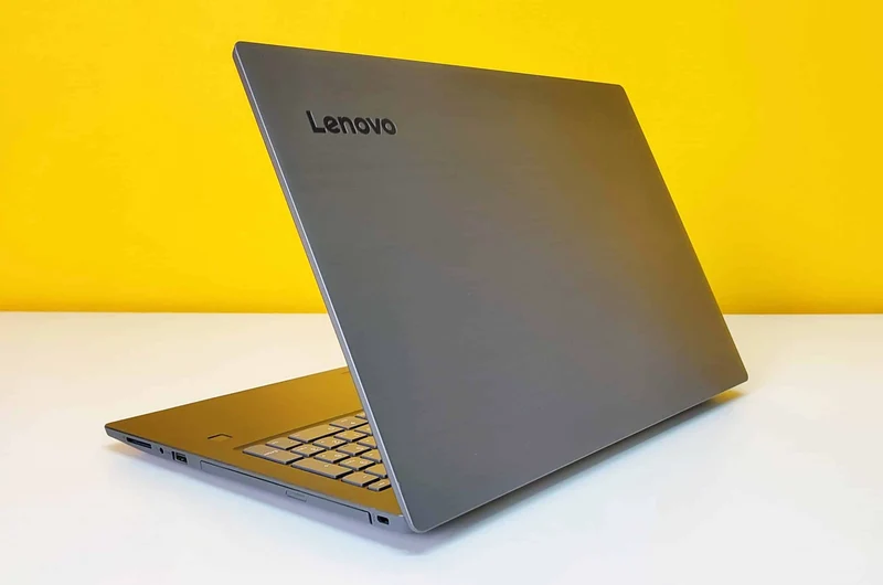 Lenovo V330-15IKB Notebook 15.5" FullHD | Intel Core i5-8250U 1.6Ghz | Ram 8Gb | HDD 1Tb | Windows 11 Pro