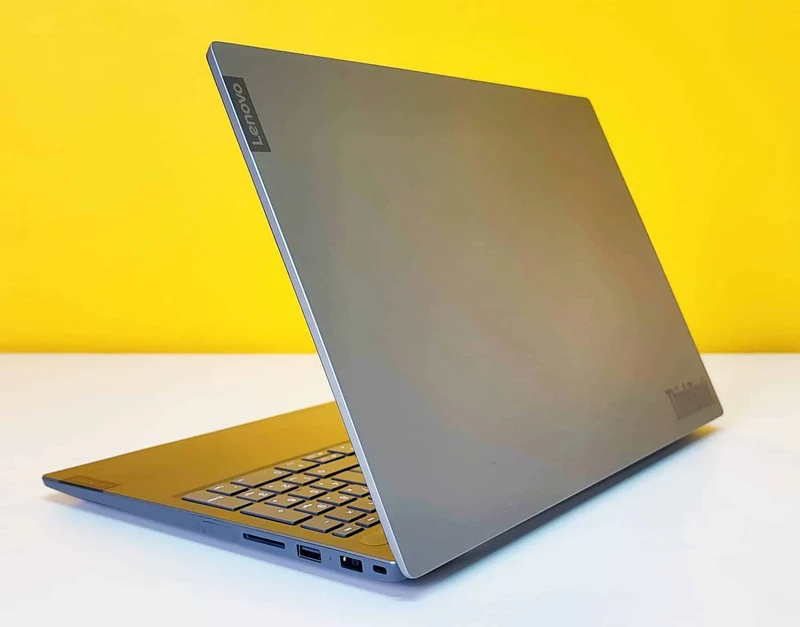 Lenovo ThinkBook 15-IIL 20SM Notebook 15" FullHD | Intel Core i7-1065G7 | Ram 16Gb | SSD 512Gb | Tastiera ITA HDMI | Windows 11 Pro