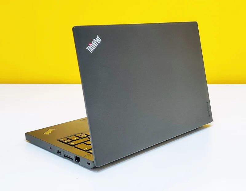 Lenovo ThinkPad X270 Notebook 12.5″ 1366×768 | Intel Core i5-6200U 2.3Ghz | 8GB RAM | HDMI-WiFi-WebCam-Tastiera Italiana | WINDOWS 10 PRO