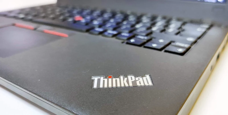 Lenovo ThinkPad X270 Notebook 12.5″ 1366×768 | Intel Core i5-6200U 2.3Ghz | 8GB RAM | HDMI-WiFi-WebCam-Tastiera Italiana | WINDOWS 10 PRO