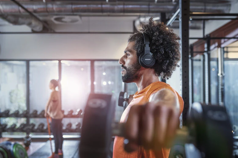 Philips TAA4216BK/00 cuffia e auricolare Con cavo e senza cavo A Padiglione Sport USB tipo-C Bluetooth Nero