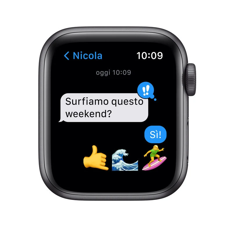 Apple Watch SE GPS, 40mm Cassa in Alluminio Grigio Scuro con Cinturino Sport Mezzanotte