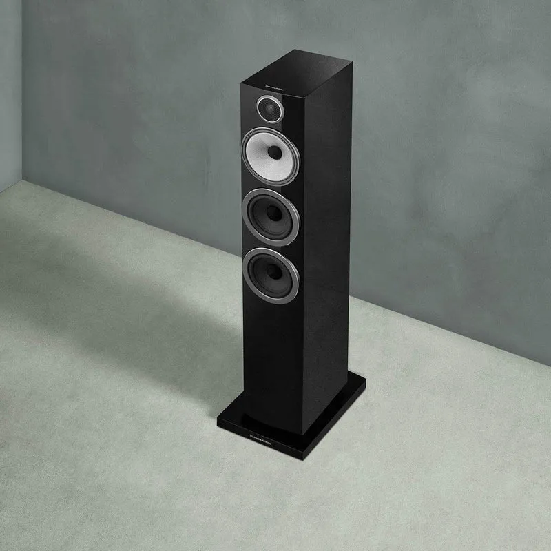 Bowers & Wilkins 704 S3