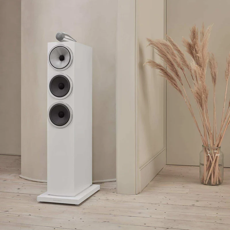 Bowers & Wilkins 703 S3