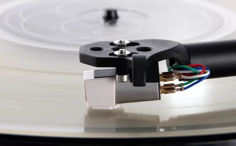 Rega Carbon MM