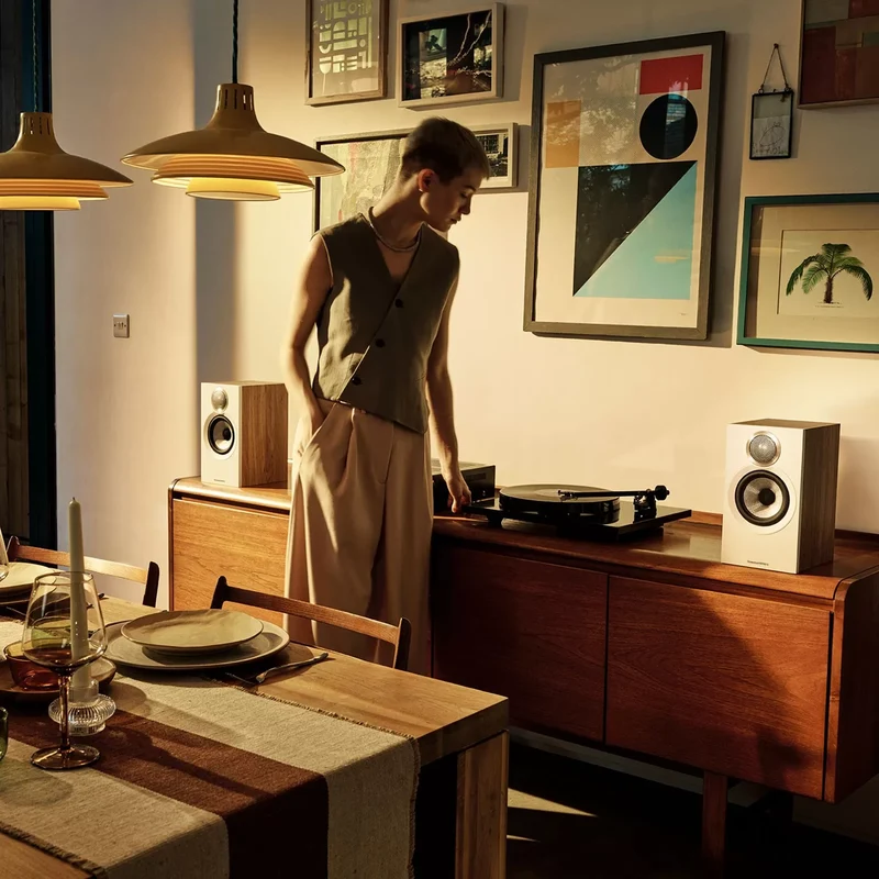 Bowers & Wilkins 607 S3