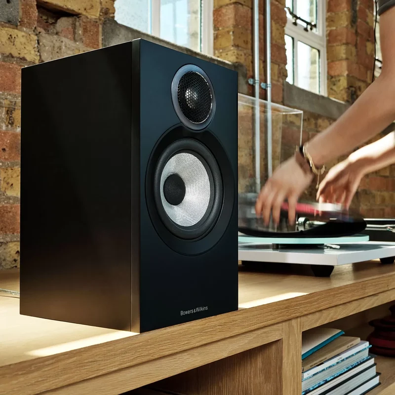 Bowers & Wilkins 607 S3