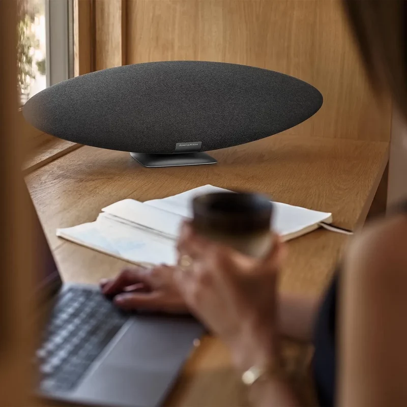 Bowers & Wilkins Zeppelin Pro Edition