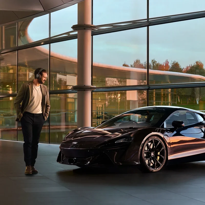 Bowers & Wilkins PX8 McLaren