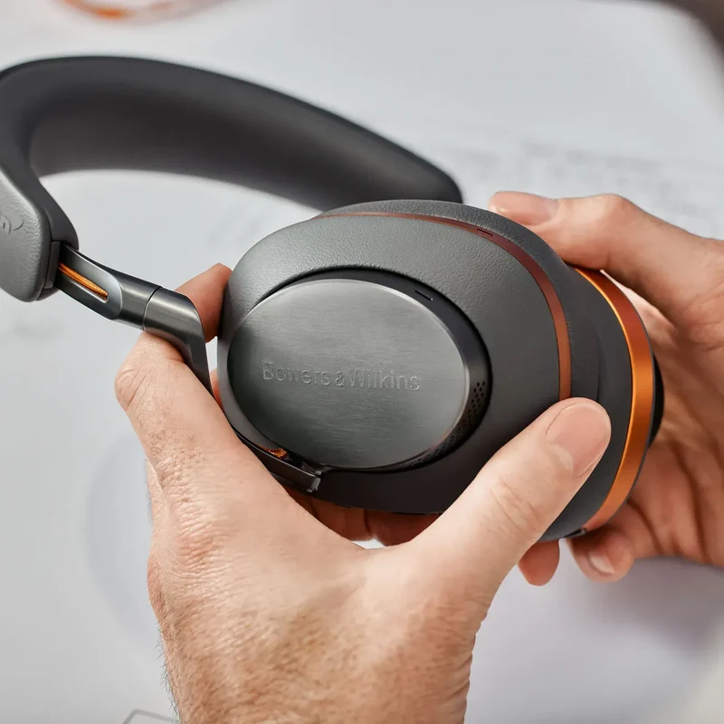 Bowers & Wilkins PX8 McLaren