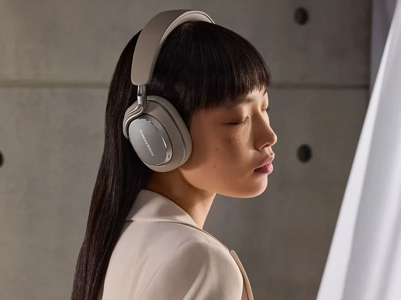 Bowers & Wilkins PX8 S2