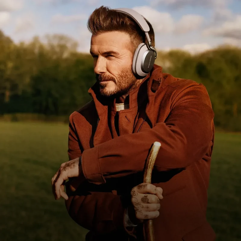 Bowers & Wilkins PX8 S2