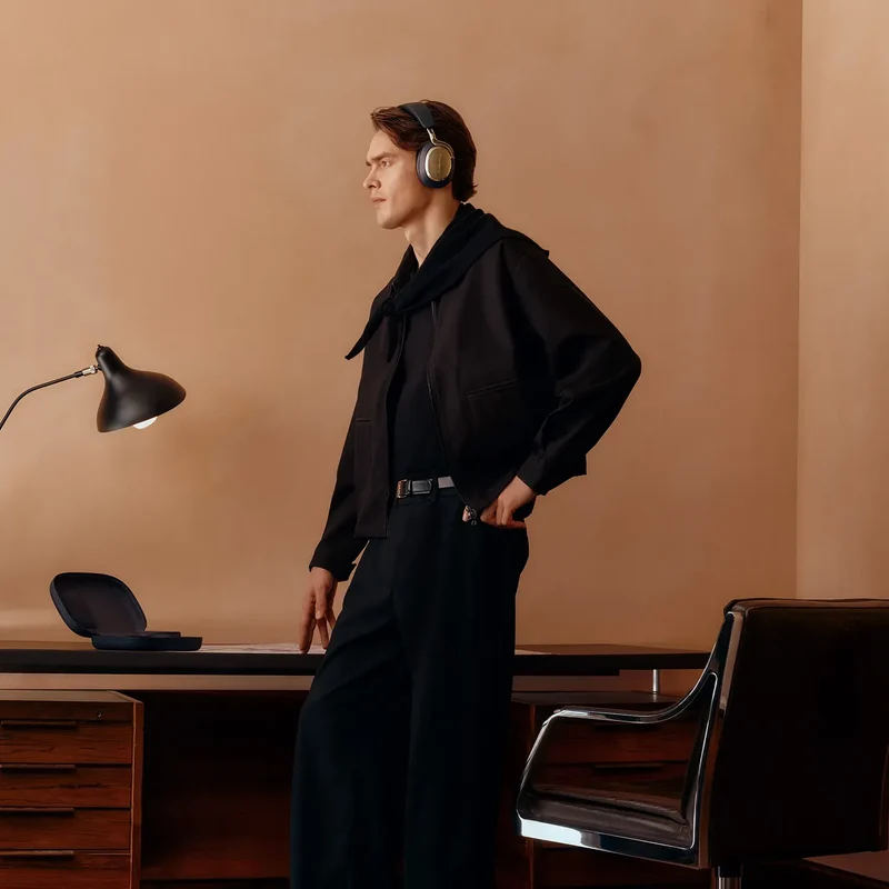 Bowers & Wilkins PX8 S2