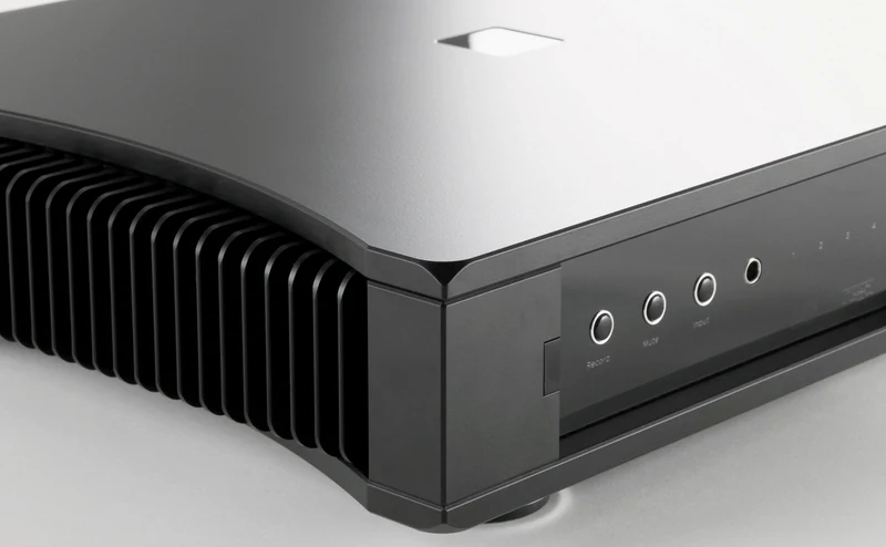 REGA AETHOS Amplificatore stereo, 156W su 6 Ω, dual mono pre-amplificazione in classe-A