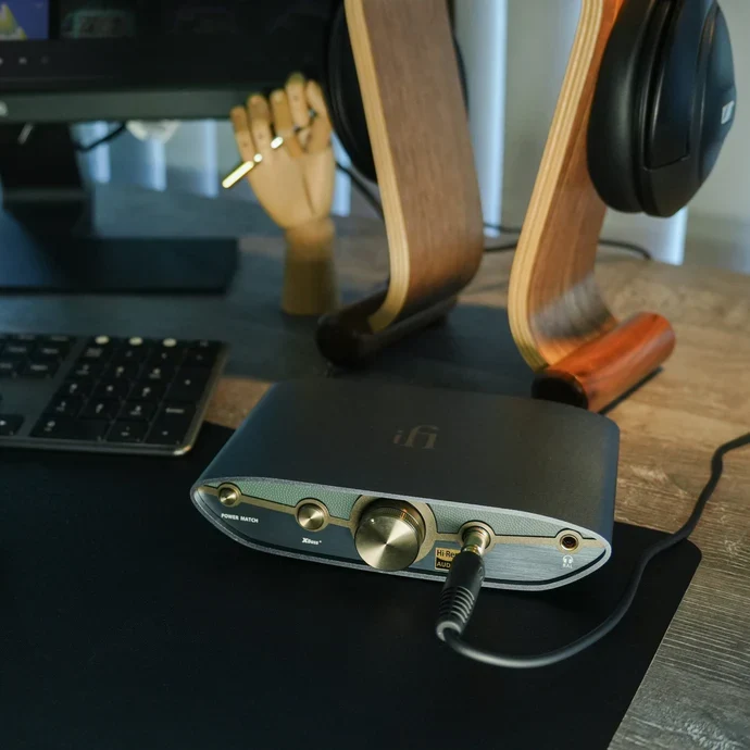 iFi ZEN DAC 3 DAC USB con amplificatore cuffie bilanciato 768kHz DSD512 MQA