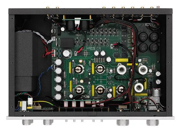 Luxman CL-38UC Preamplificatore stereo Hi-End equipaggiato con valvole Slovakia JJ Electronics ECC803 e ECC802