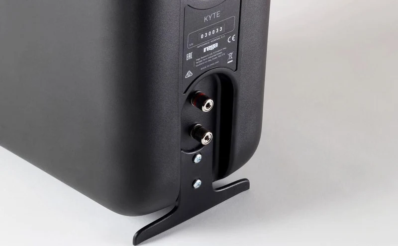 REGA KYTE Diffusori a 2 vie, bass reflex, cabinet in resina fenolica