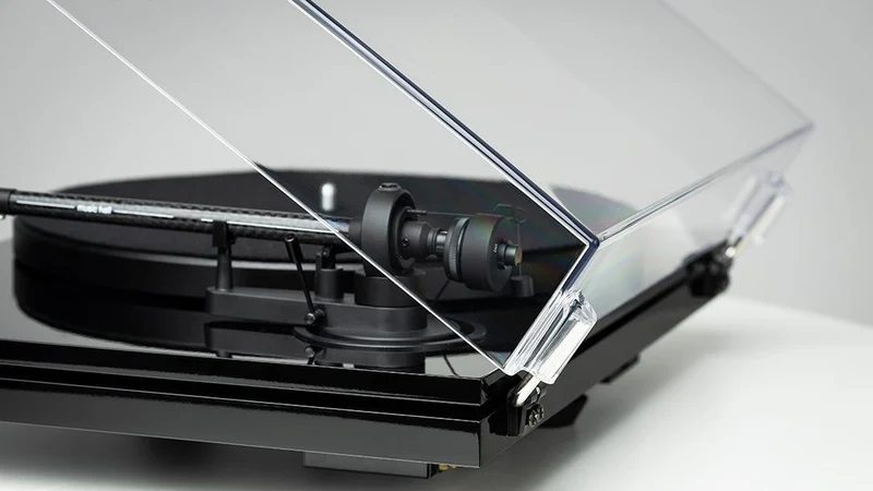 Music Hall MMF-3.3 Giradischi a doppio plinth, testina Ortofon 2M Red