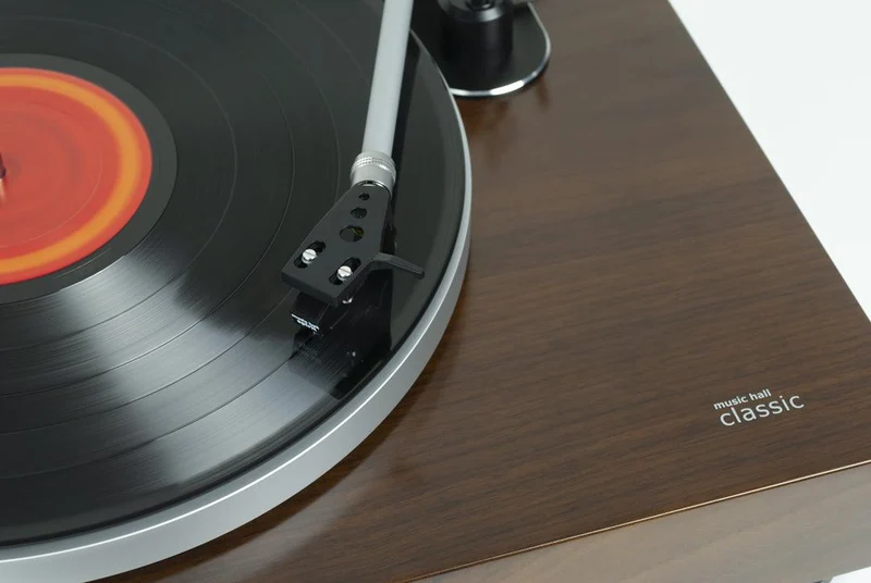 Music Hall CLASSIC giradischi semi-automatico Hi-Fi con testina Spirit