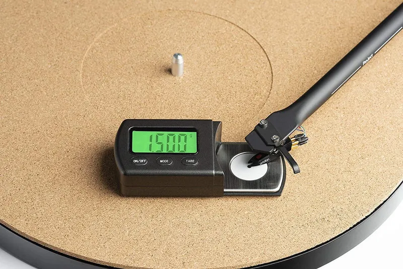 Pro-ject MEASURE IT E Bilancina elettronica per regolazione testina. Display LCD a 4 cifre