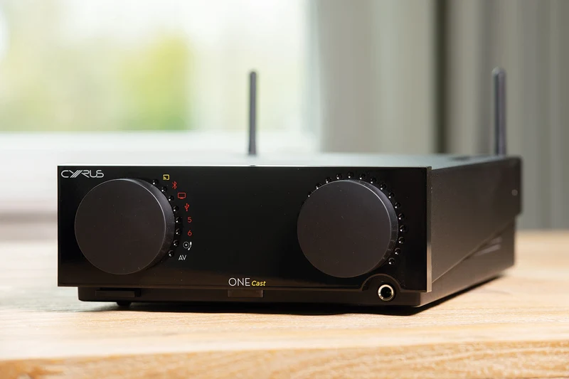 Cyrus ONE Cast amplificatore integrato 100x2 all-in-one "domotico": wifi, DAC, bluetooth, HDMI, gestibile via APP
