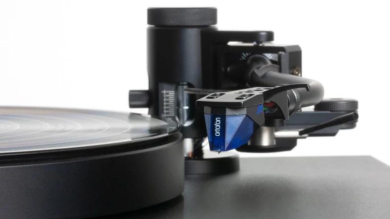Music Hall THE STEALTH Giradischi trazione diretta testina Ortofon 2M Blue