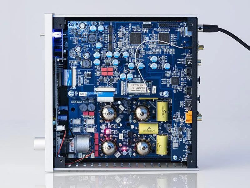 Pro-ject PRE BOX RS2 DIGITAL Nero Preamplificatore/Convertitore high-end. Circuitazione Dual Mono bilanciata. Componentistica selezionata.