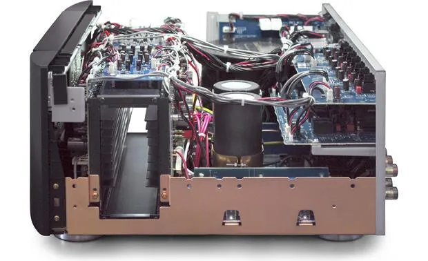Marantz MM8077 Amplificatore finale 7x 180W (6 ohm), Finale Current feedback discreto