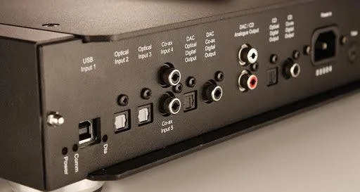 Rega SATURN R lettore CD e DAC con telecomando Solaris
