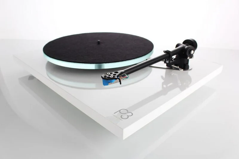 REGA PLANAR 3 BIANCO Giradischi piatto in vetro 12mm, braccio RB330 cavo REGA e motore 24V