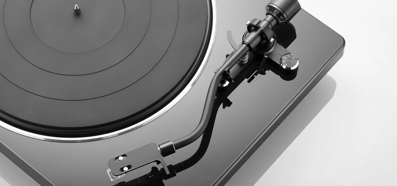 DENON DP-400 giradischi trazione a cinghia Hi-Fi con sensore automatico di velocità