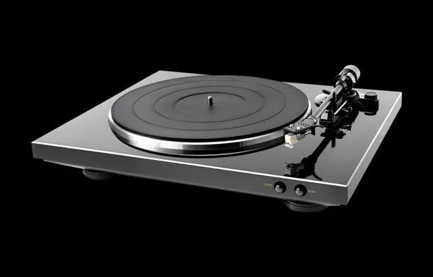 DENON DP-300F NERO giradischi trazione a cinghia compreso di braccio e testina,