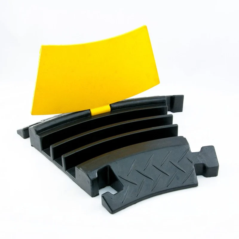 Pedana proteggi cavo Master Audio CP4 ad angolo da 30° 4 canali