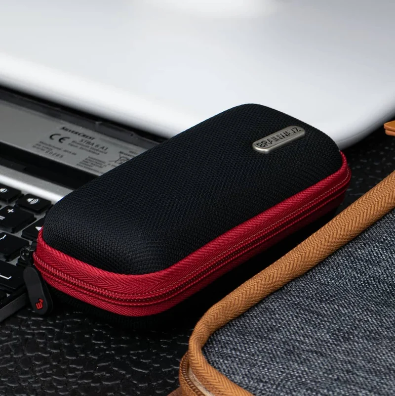 Malapad na Earphone Case Four Pack + Random na Set ng Earbuds - Bundle Deal