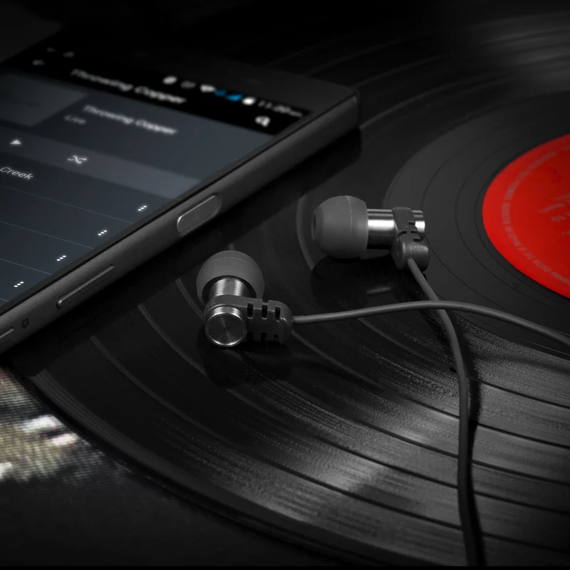 Auricolari con isolamento acustico Omega IEM con microfono e telecomando